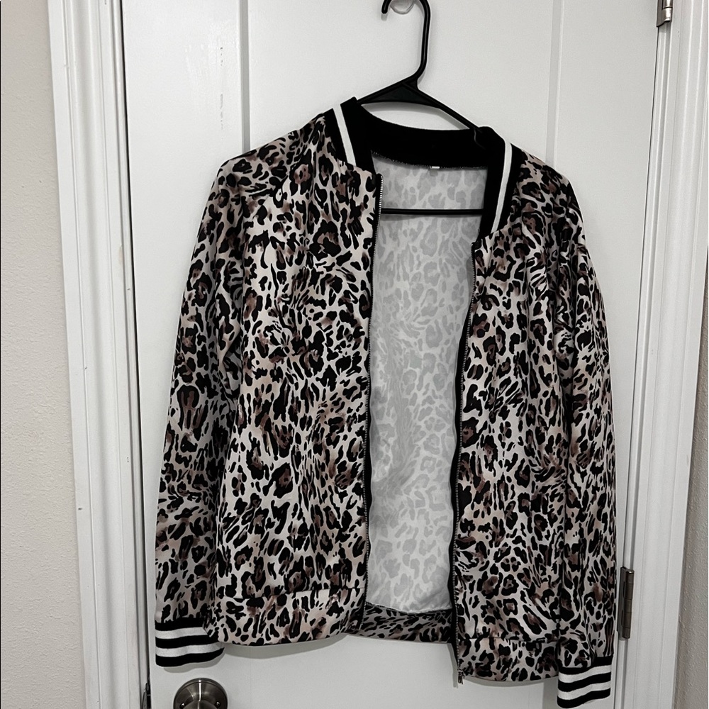 Leopard bomber jacket